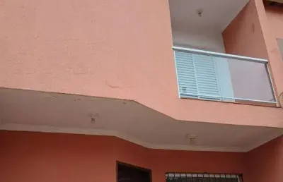 Casa com 2 quartos para alugar na Vila Curuçá, Santo André 