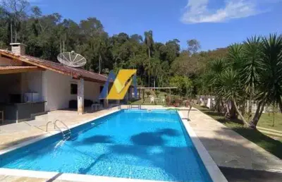 Chácara / sítio com 4 quartos para alugar na Chácara Bananal, Arujá 