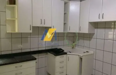 'família grande? e se eu te mostrasse um apê com quintal e churrasqueira em rua tranquila?'