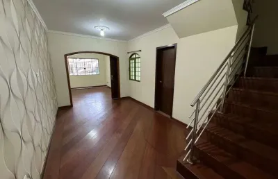 Casa com 4 quartos à venda na Rua Elvira Lavorenti Perego, 109, Parque Avenida, Maringá