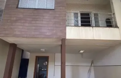Casa com 3 quartos à venda na Rua Marechal Floriano Peixoto, 1102, Zona 07, Maringá
