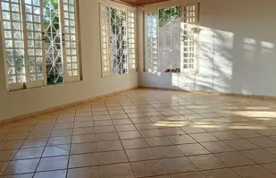Casa comercial com 3 salas à venda na Avenida dos Andradas, 352, Zona 05, Maringá