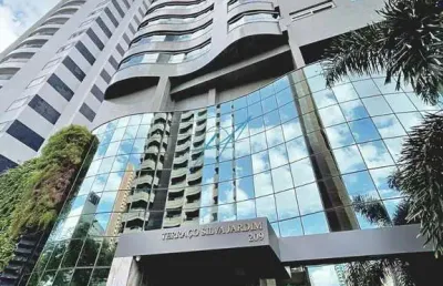 Imperdível casa de alto padrão localizada na zona 01, em maringá.