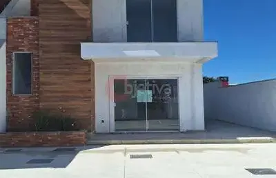 Casa duplex à venda de 4 quartos com quintal - foguete - cabo frio.