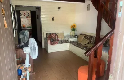 Casa individual a venda, com 4 quartos, peró - cabo frio