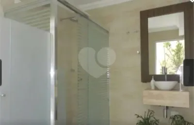 Casa em condomínio fechado com 4 quartos à venda na alameda caiçara, 3, alphaville, santana de parnaíba, 525 m2 por r$ 3.500.000