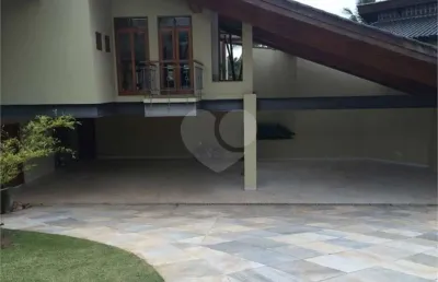 Casa em condomínio fechado com 5 quartos à venda na alameda guaxins, 147, alphaville, santana de parnaíba, 970 m2 por r$ 7.800.000