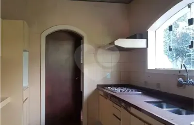Casa em condomínio fechado com 3 quartos para alugar na alameda dinamarca, 483, alphaville residencial um, barueri, 560 m2 por r$ 25.000