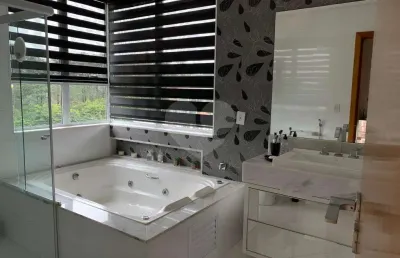 Casa em condomínio fechado com 3 quartos à venda na avenida embaúba, 31, jardim do golf i, jandira, 299 m2 por r$ 1.980.000