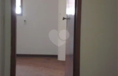 Casa com 6 quartos à venda na rua viveiros de castro, 216, jardim são paulo (zona norte), são paulo, 300 m2 por r$ 1.390.000