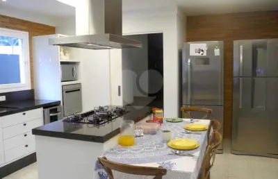 Casa em condomínio fechado com 6 quartos à venda na alameda jaguaruçu, 932, residencial morada dos lagos, barueri, 700 m2 por r$ 3.600.000