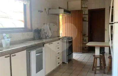 Casa em condomínio fechado com 4 quartos à venda na avenida ciro saldanha de castro, 9, palos verdes, carapicuíba, 410 m2 por r$ 2.690.000