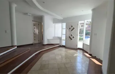 Casa em condomínio fechado com 4 quartos para alugar na alameda londrina, 151, alphaville, santana de parnaíba, 533 m2 por r$ 35.000