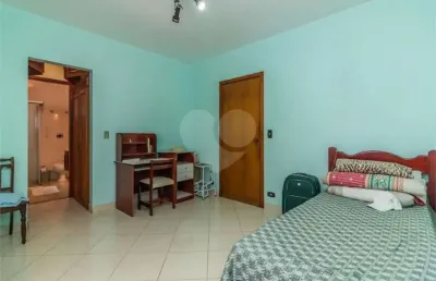Casa com 3 quartos à venda na rua tapaxanas, 13, horto florestal, são paulo, 260 m2 por r$ 1.650.000
