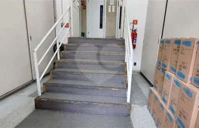 Sala comercial à venda na rua do triunfo, 134, santa ifigênia, são paulo, 299 m2 por r$ 600.000