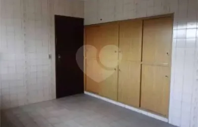 Casa com 3 quartos à venda na rua joaquim oliveira freitas, 2375, vila mangalot, são paulo, 240 m2 por r$ 900.000