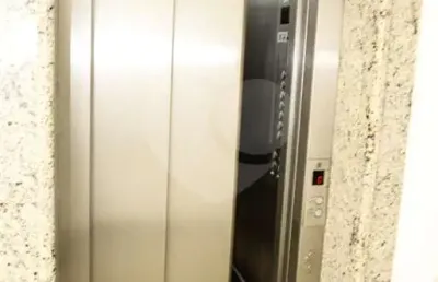 Prédio para alugar na rua são serapião, 232, vila ré, são paulo, 1400 m2 por r$ 140.000