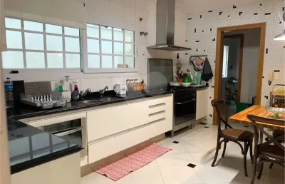 Casa em condomínio fechado com 4 quartos para alugar na alameda bertioga, 368, alphaville, santana de parnaíba, 400 m2 por r$ 30.000