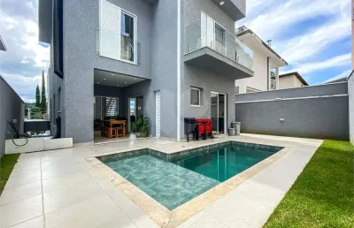 Casa em condomínio fechado com 4 quartos à venda na rua sabiá, 106, suru, santana de parnaíba, 205 m2 por r$ 1.790.000