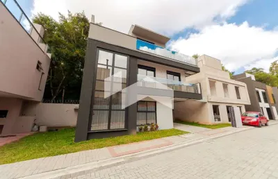 Casa com 172 m², 3 quartos sendo 1 suíte para alugar no bairro santa felicidade.