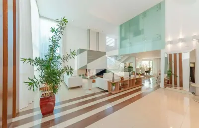 Casa em condomínio de alto padrão no campo comprido
