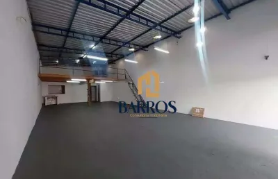 Barracão - 126,00 m² - copa, 02 banheiros, mezanino e pé direito alto.