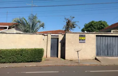 Casa com 4 quartos à venda no Centro, Barretos 