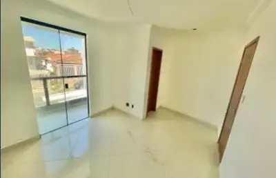 Casa 2 quartos , suite e varanda  - bairro sao joao batista