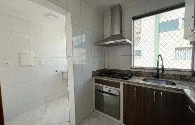 Apartamento 03 quartos, suite, 2 vagas e armários no bairro sta terezinha/bh