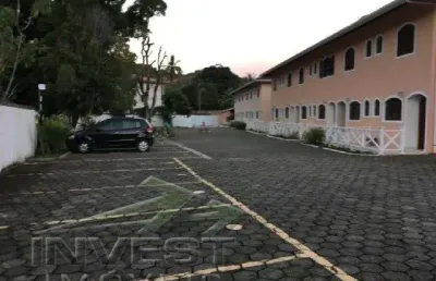 Ubatuba, pereque-mirim, sobrado em condomínio fechado com área de lazer, perto da praia.