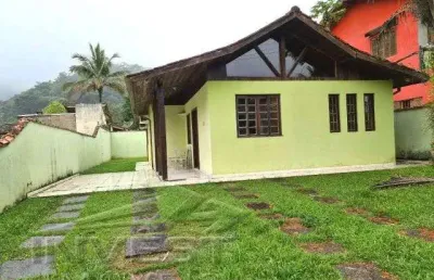 Ubatuba, horto - vila verde -  belíssima casa com 3 dormitórios, sala, cozinha e banheiros.