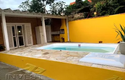 Ubatuba, tenorio -  casa com 03 dormitorios e area de lazer.