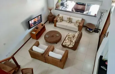 Ubatuba, toninhas - belíssima casa com piscina, 4 suítes a 350mts da praia!