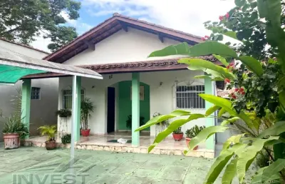 Ubatuba, estufa - i - casa com 02 dormitórios (01 suíte), excelente localização.
