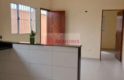 Casa em itanhaém á venda com 2 quartos, 1 suite, 2 vagas, bopiranga, itanhaém - sp
