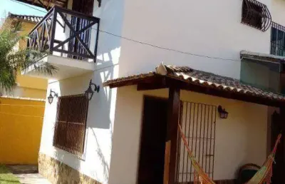 Excelente casa duplex independe, no térreo: sala, cozinha, lavabo, lavanderia e área gourmet ,jardim e garagem, piso superior: 1 quarto com varanda, b