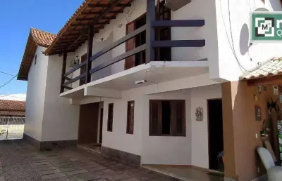 Imóvel composto por 4 casas para venda no centro de rio das ostras
