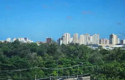 4 quartos  2 suítes ampla sala,  abaixo do valor de mercado.    top