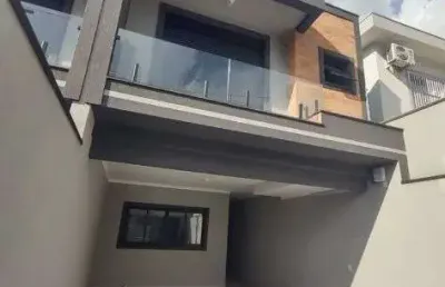 Sobrado para aluguel e venda possui 140 metros quadrados com 3 quartos