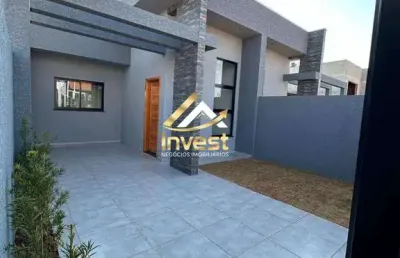 Casa 3 quartos - pé direito alto, acabamento de qualidade e espaço para 2 carros na garagem.
