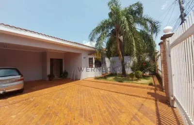 Casa/sobrado na ribeirânia com 4 dormitórios sendo um suíte - terreno de 400m²