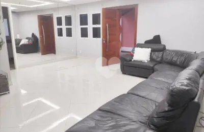 Casa duplex pronta para morar próximo a praia do recreio.