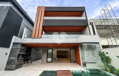 Casa contemporânea 6 suítes a venda  próximo a praia.