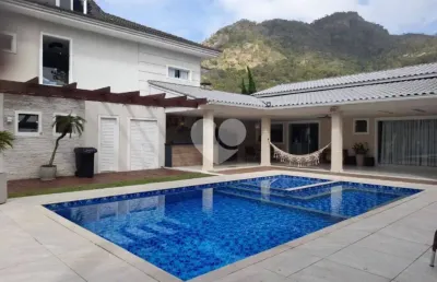 Raridade casa linear a venda condomínio maramar ao lado praia do recreio.
