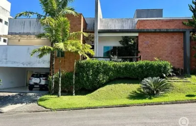 Casa ampla com 3 dormitórios e 2 vagas no salto weissbach!