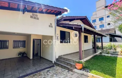Casa com 3 quartos à venda no Garcia, Blumenau 