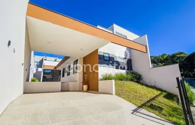 Casa térrea sustentável com 3 suítes na ponta aguda!