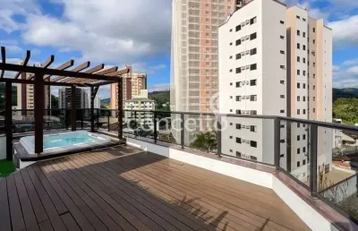 Cobertura semimobiliada com 3 dormitórios na ponta aguda!