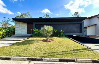 Casa de luxo decorada e mobiliada no condomínio parque das artes – granja viana