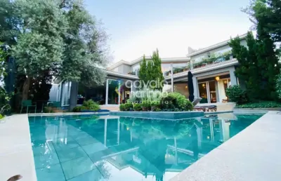 Casa à venda com 4 quartos, piscina e 4 vagas, 494m² - condomínio royal park.